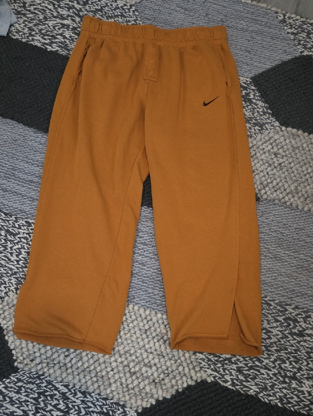 NIKE SPLIT LEG SWEATS. NWOT SZ 1X